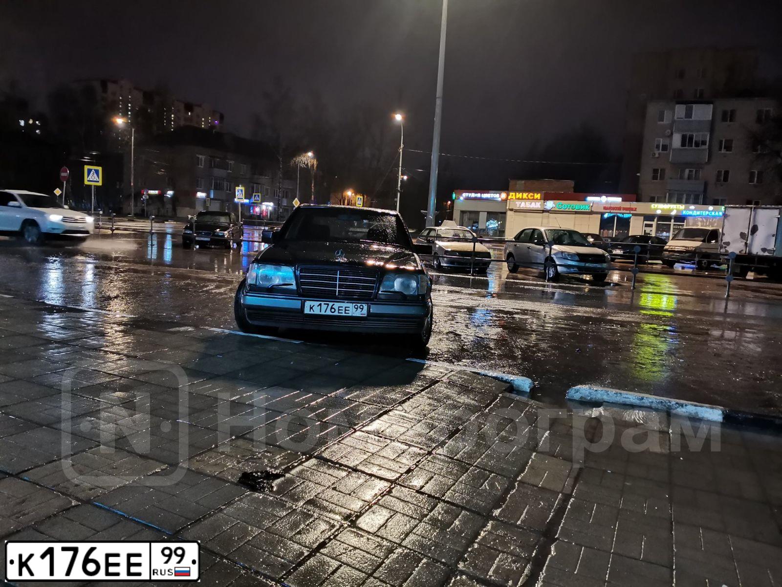 Фото автомобиля MERCEDES-BENZ E320, 1994 — госномер Р575СР790
