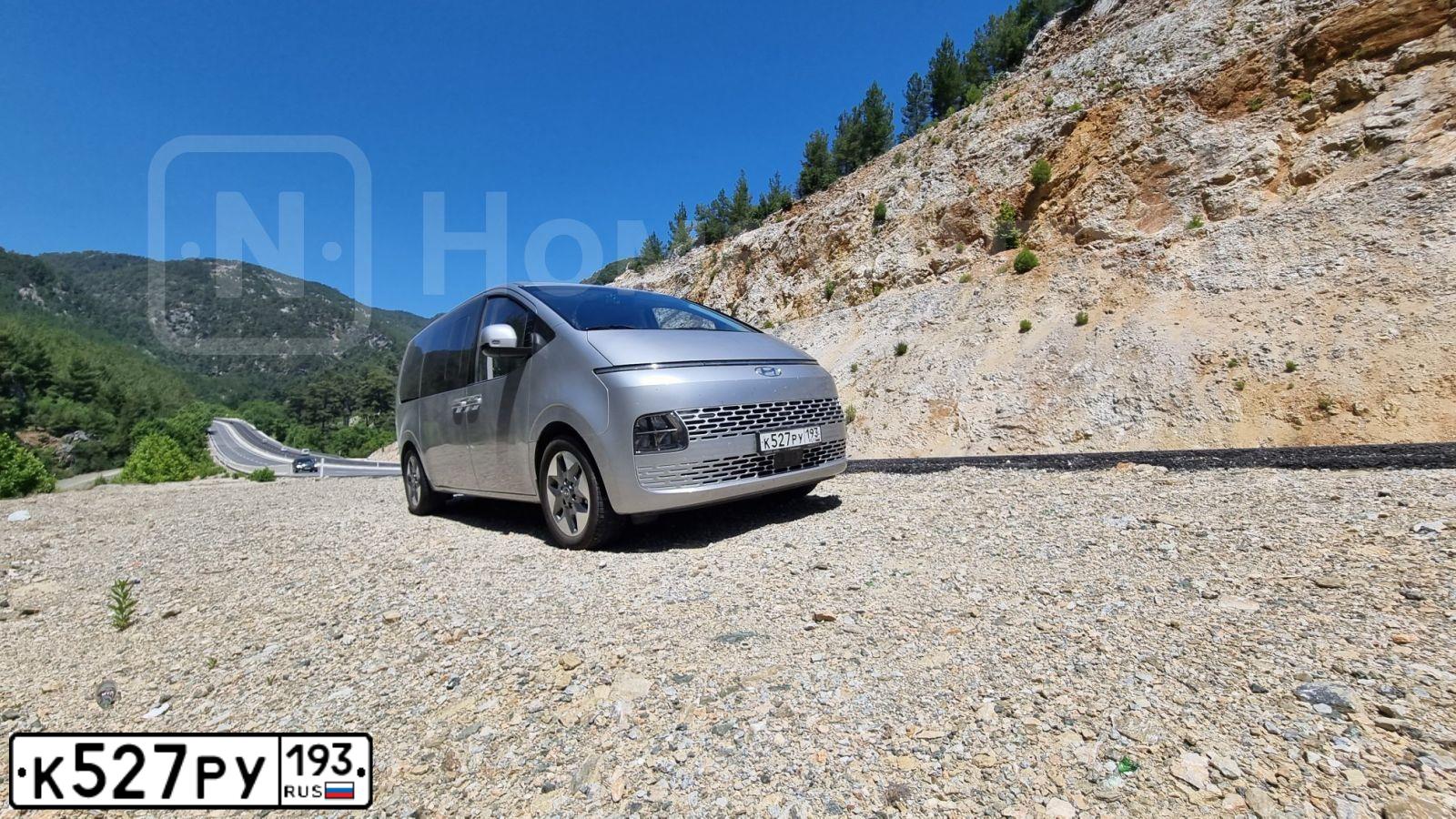 Фото автомобиля HYUNDAI STARIA, 2021 — госномер С960АС198