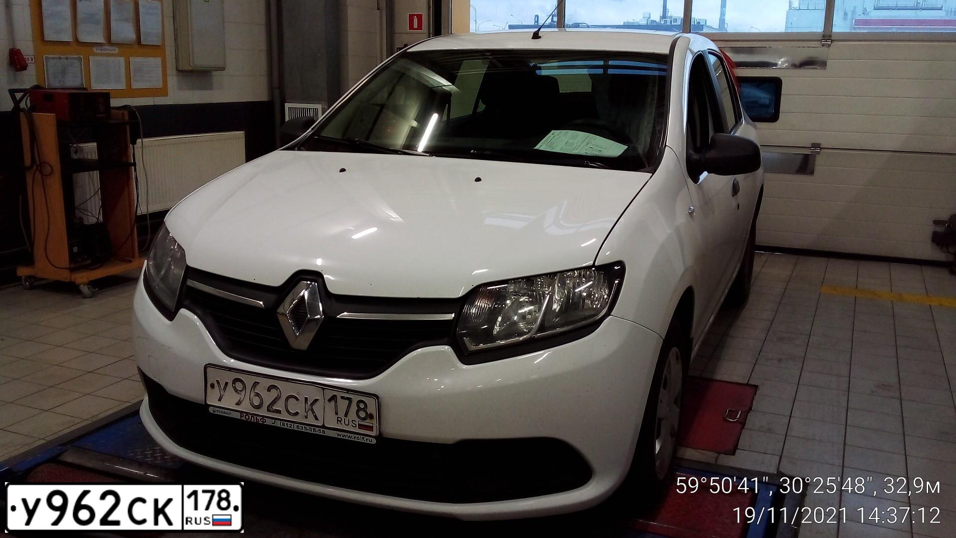 Фото автомобиля RENAULT LOGAN, 2016 — госномер У962СК178. Цвет: БЕЛЫЙ