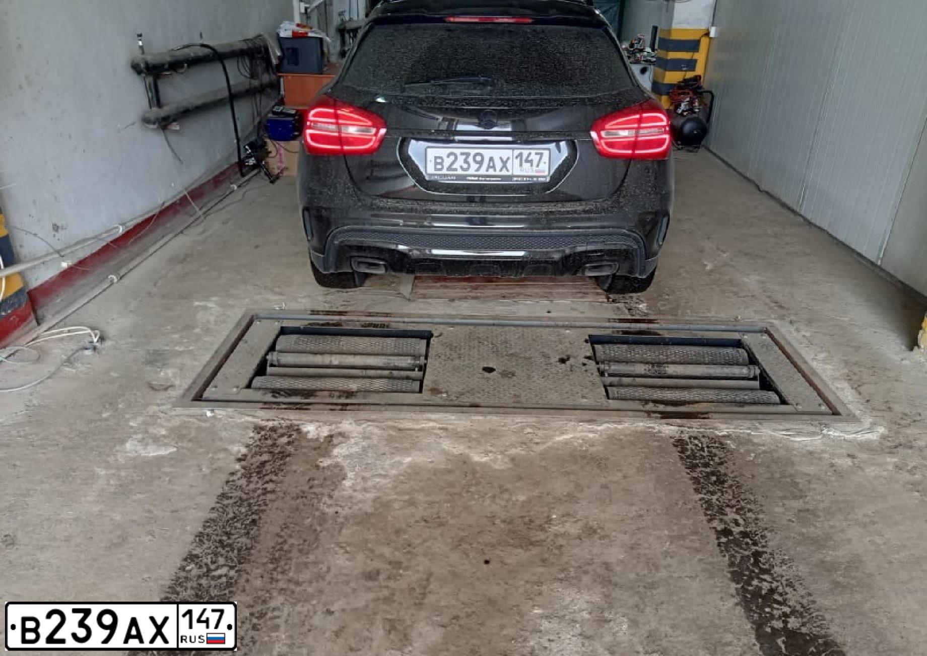 Фото автомобиля MERCEDES GLA-KLASSE, 2014 — госномер В239АХ147. Цвет: ЧЕРНЫЙ