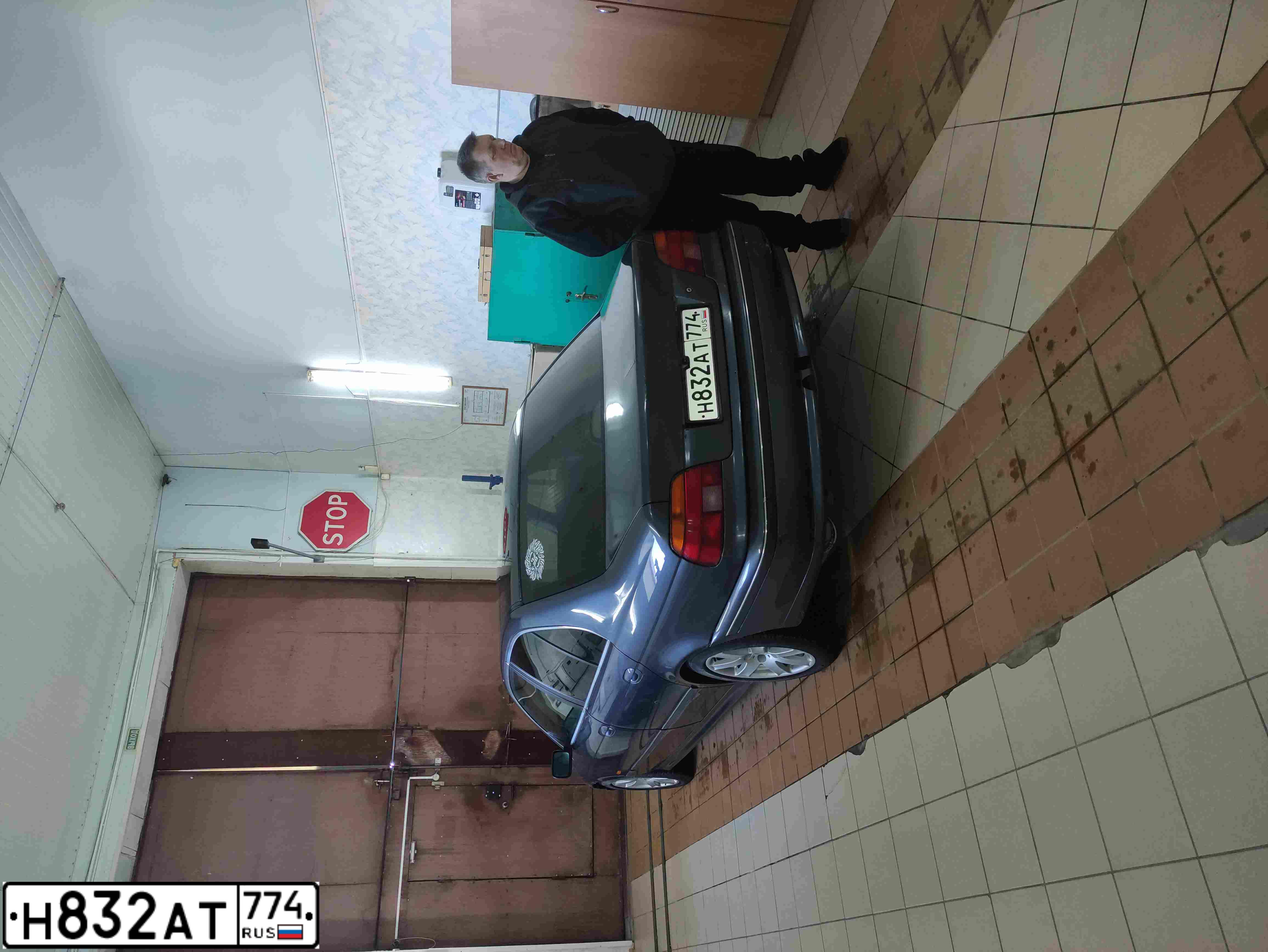 Фото автомобиля BMW SERIE 5, 1998 — госномер Н832АТ774. Цвет: СЕРЫЙ