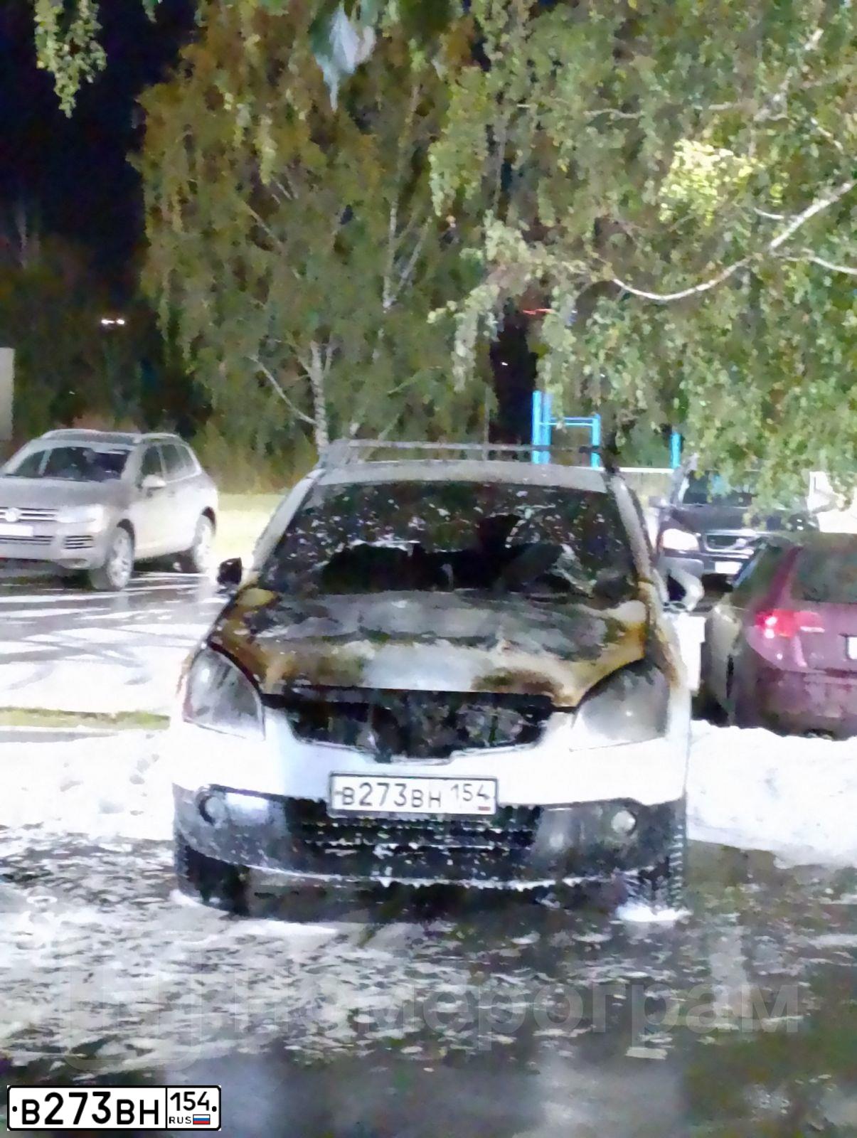 Фото автомобиля NISSAN QASHQAI, 2007 — госномер В273ВН154. Цвет: СВЕТЛО СЕРЫЙ