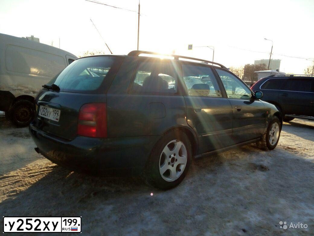 Фото автомобиля AUDI A4, 1996 — госномер У252ХУ199. Цвет: ЗЕЛЕНЫЙ