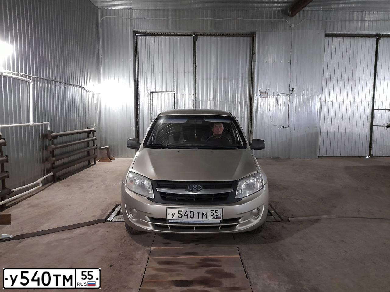 Фото автомобиля LADA 2190 GRANTA, 2012 — госномер Е941КН45. Цвет: БЕЖЕВЫЙ