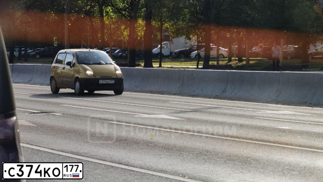 Фото автомобиля DAEWOO MATIZ, 2003 — госномер С374КО177. Цвет: ЖЕЛТЫЙ