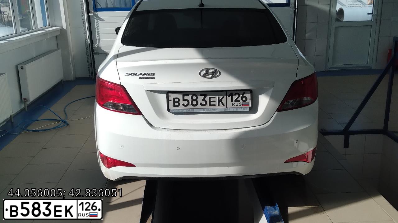 Фото автомобиля HYUNDAI SOLARIS, 2016 — госномер В583ЕК126. Цвет: Белый