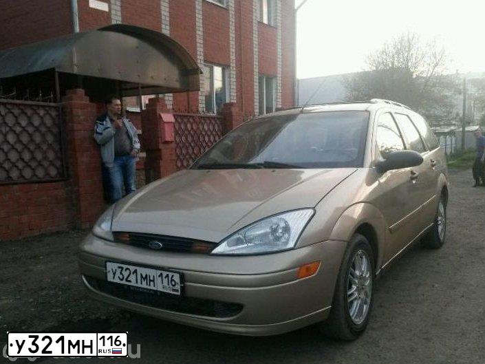 Фото автомобиля FORD FOCUS, 2002 — госномер В063СР716. Цвет: ЗОЛОТИСТЫЙ
