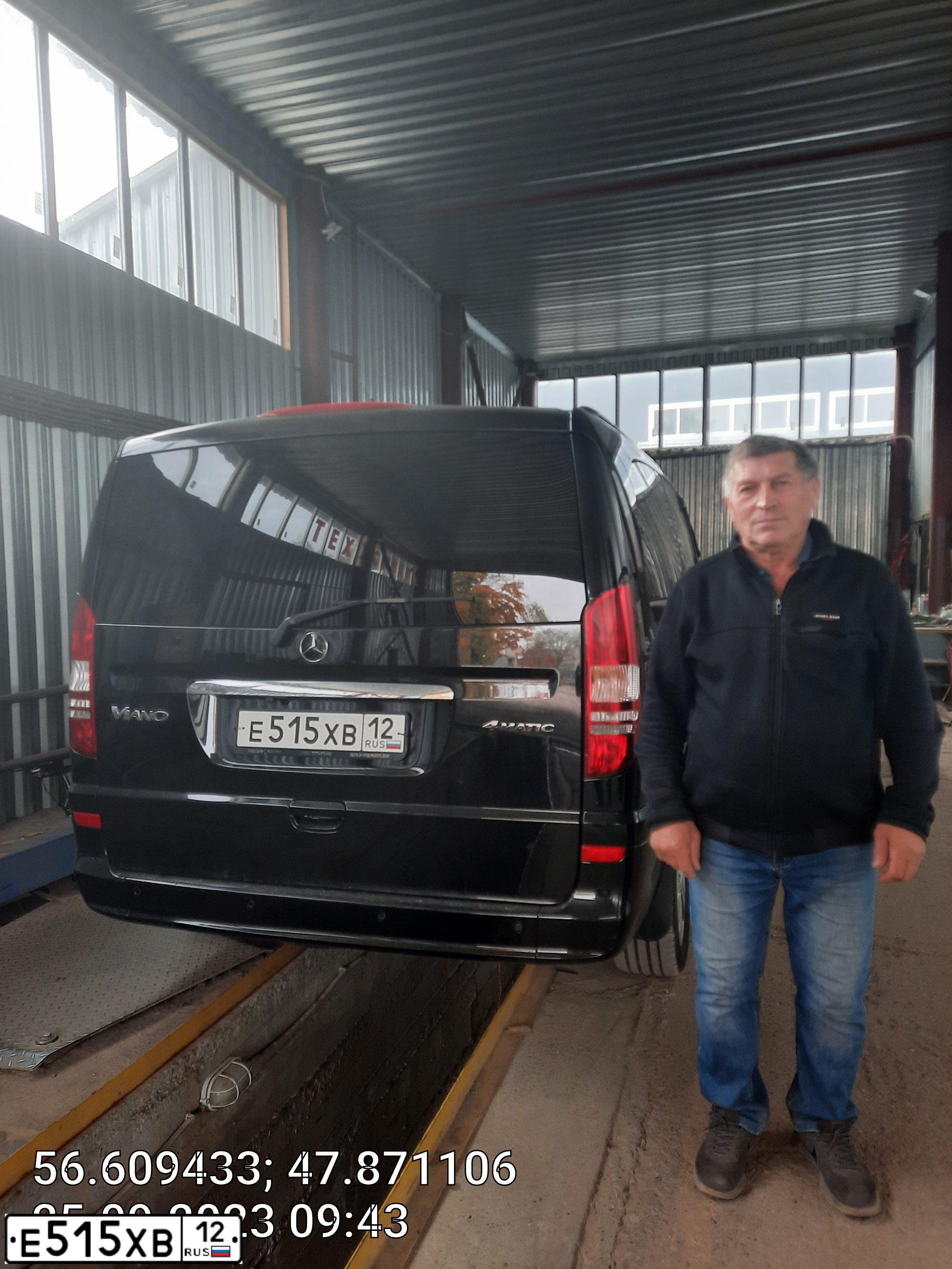 Фото автомобиля MERCEDES VIANO, 2014 — госномер Е515ХВ12. Цвет: ЧЕРНЫЙ
