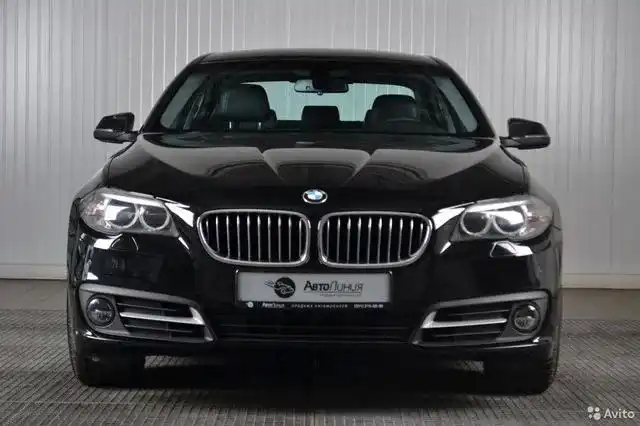 Фото автомобиля BMW SERIE 5, 2013 — госномер Т752ММ138. Цвет: ЧЕРНЫЙ