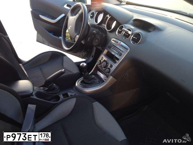 Фото автомобиля PEUGEOT 308, 2010 — госномер Р973ЕТ178. Цвет: ТЕМНО-СЕРЫЙ