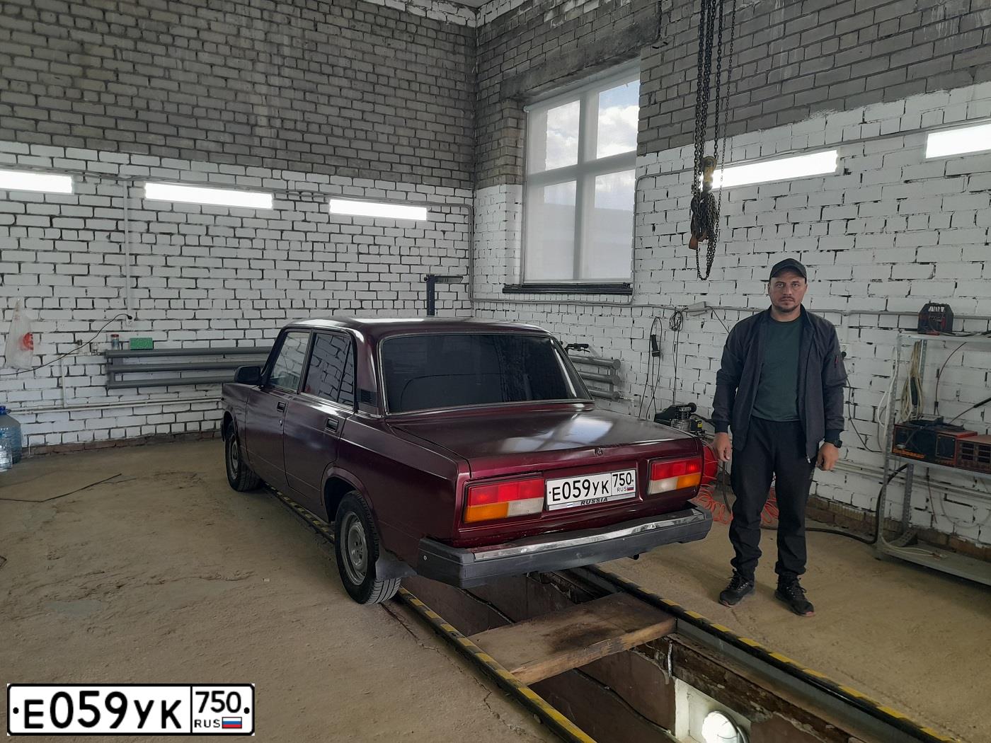 Фото автомобиля LADA 2107, 2006 — госномер Е059УК750. Цвет: ТЕМНО-ВИШНЕВЫЙ