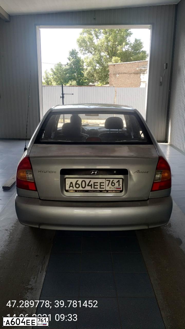 Фото автомобиля HYUNDAI ACCENT, 2005 — госномер К465ЕЕ763. Цвет: Серебристый