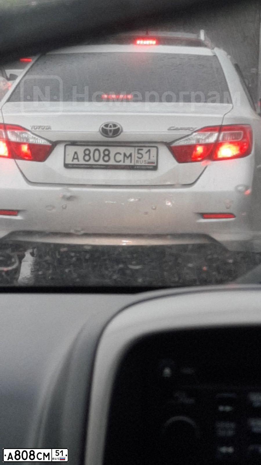 Фото автомобиля TOYOTA CAMRY, 2012 — госномер В414ММ51. Цвет: СЕРЕБРИСТЫЙ МЕТАЛЛИК