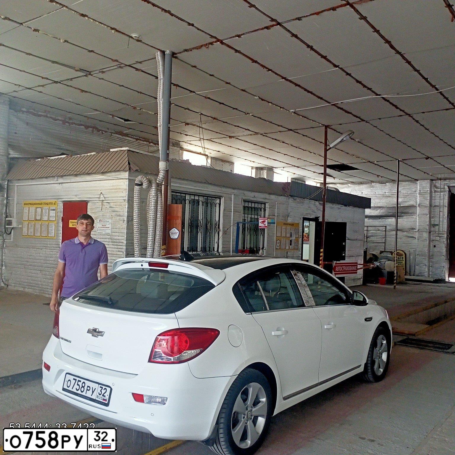 Фото автомобиля CHEVROLET CRUZE, 2012 — госномер У101СК136. Цвет: Белый