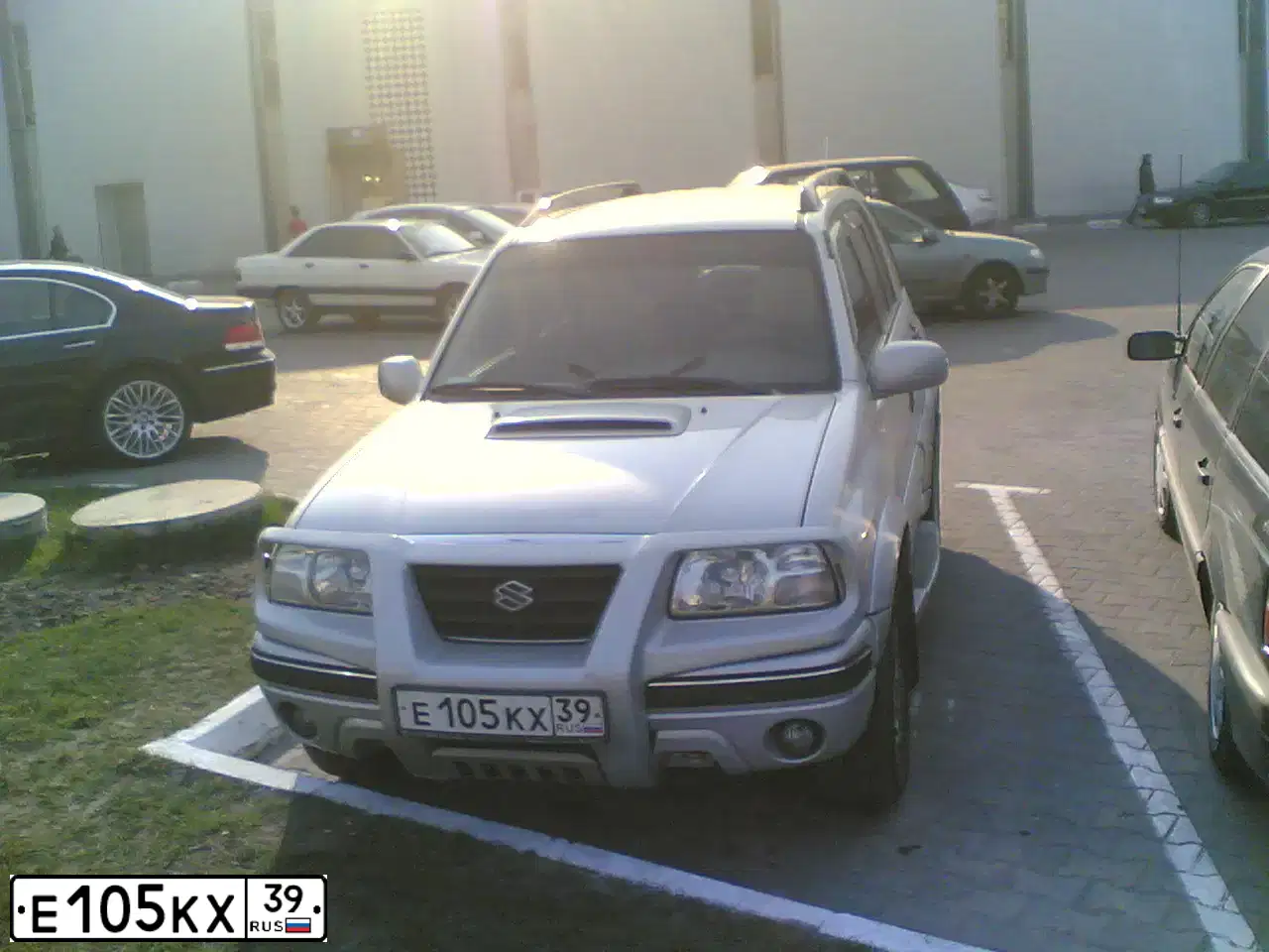 Фото автомобиля SUZUKI GRAND VITARA, 2002 — госномер С292РВ39. Цвет: Серебристый