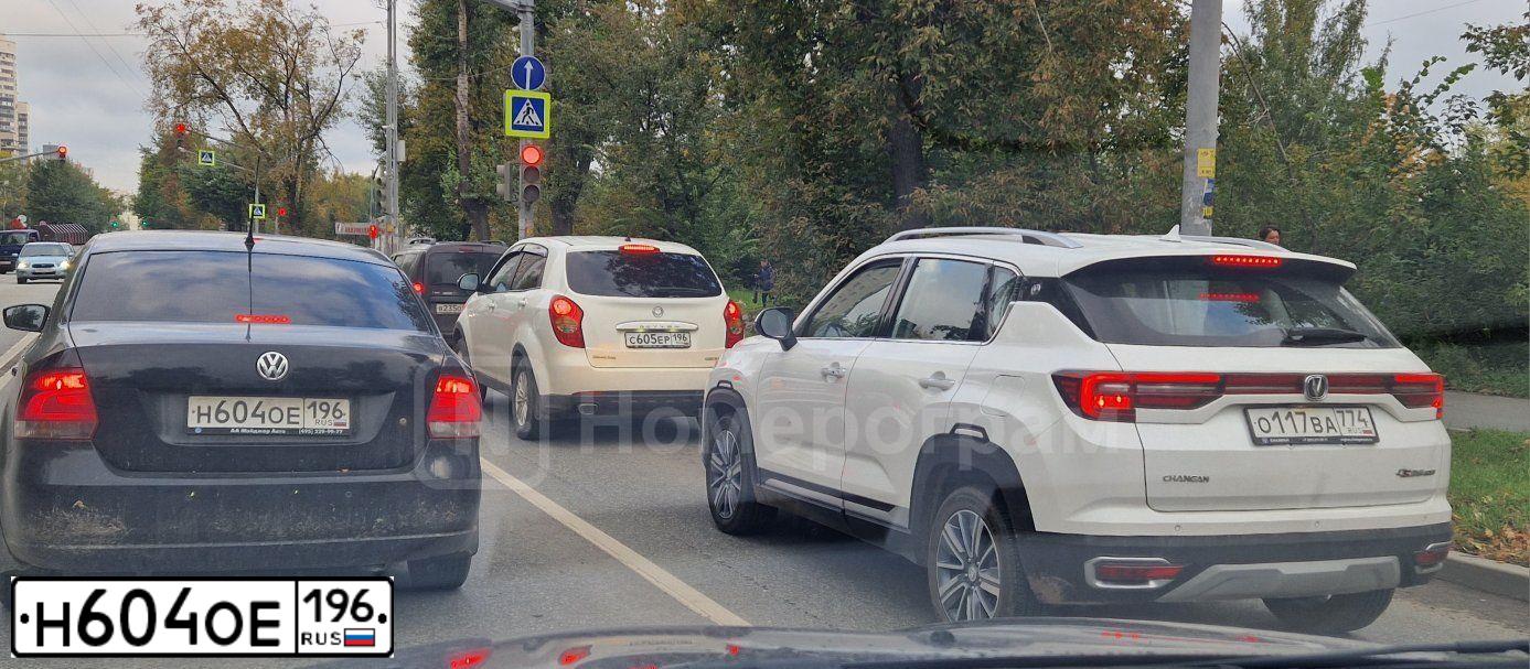 Фото автомобиля VOLKSWAGEN TOUAREG, 2019 — госномер О719ЕВ977