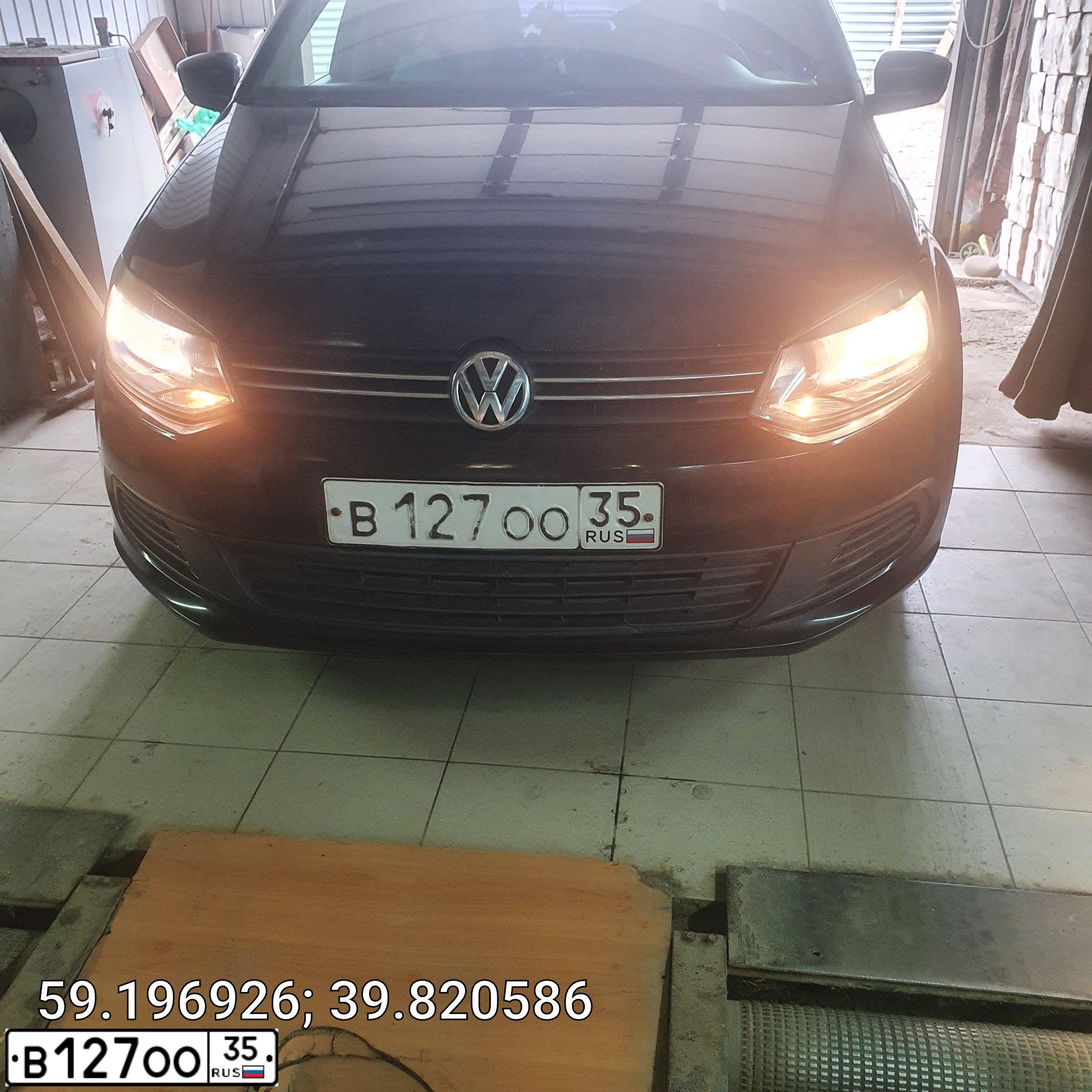 Фото автомобиля VOLKSWAGEN POLO, 2011 — госномер Н053ТУ35. Цвет: ЧЕРНЫЙ