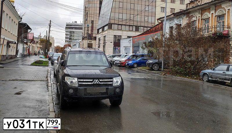 Фото автомобиля BMW SERIE 5, 2020 — госномер У031ТК799. Цвет: ЧЕРНЫЙ