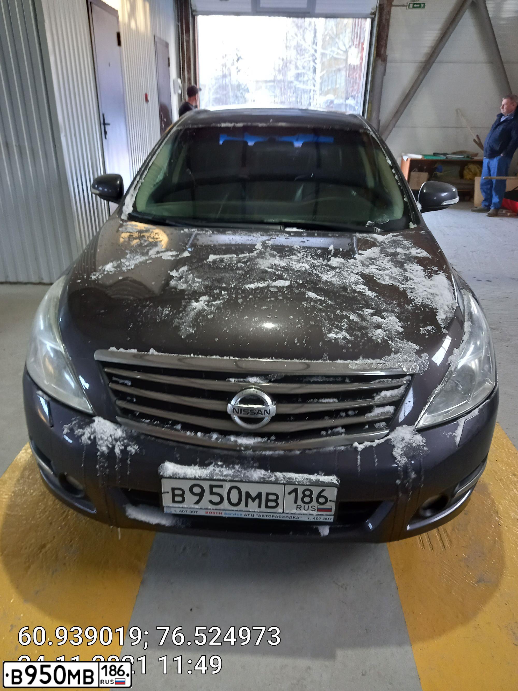 Фото автомобиля NISSAN TEANA, 2010 — госномер В950МВ186. Цвет: СЕРО-СИРЕНЕВЫЙ