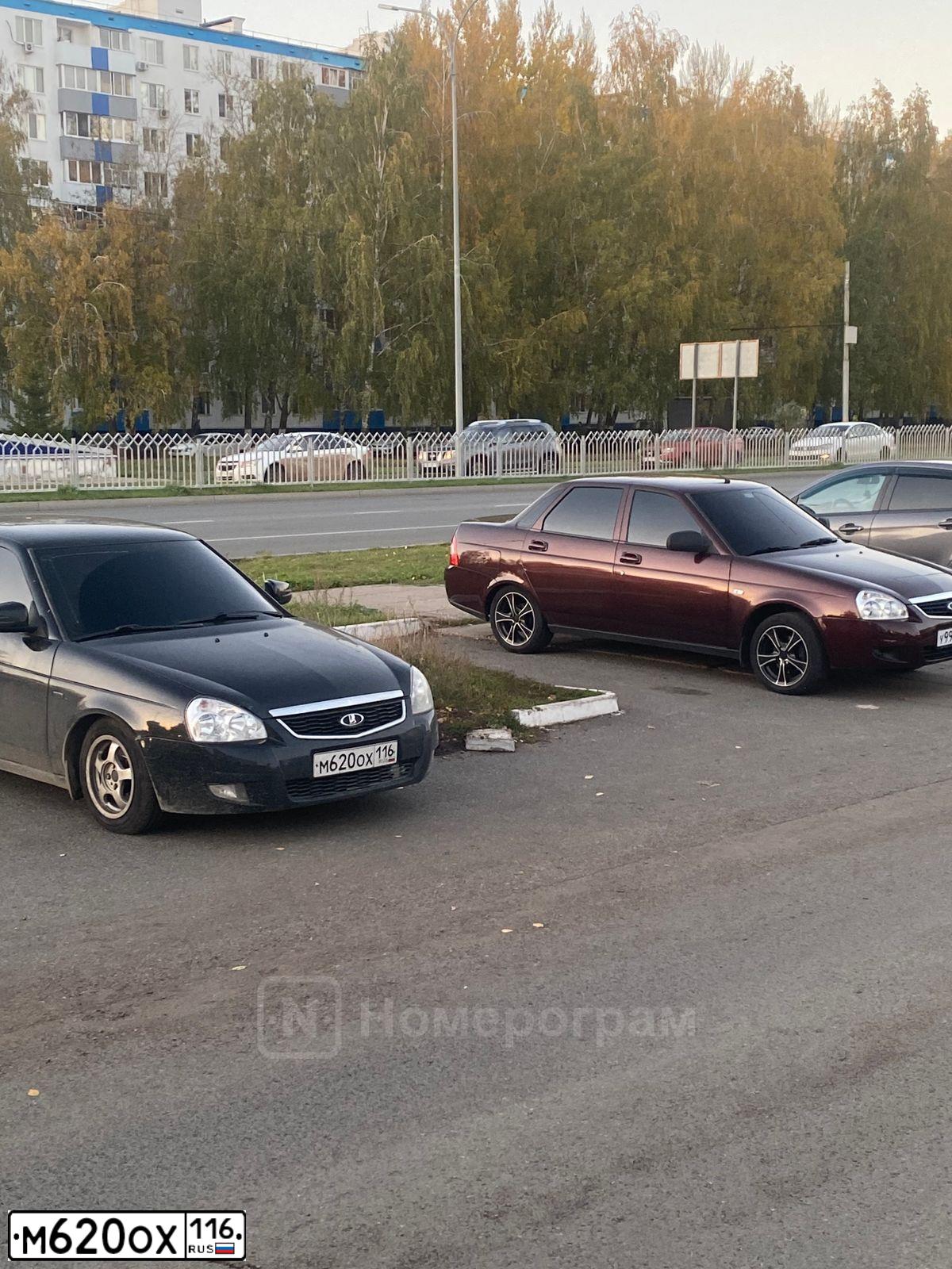Фото автомобиля LADA 2170 PRIORA, 2009 — госномер М620ОХ116. Цвет: СИНЕ- ЧЕРНЫЙ