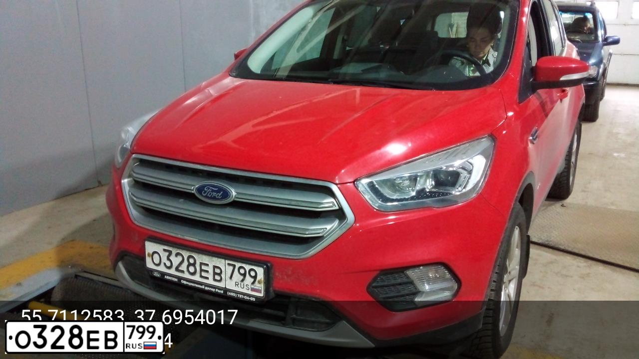 Фото автомобиля FORD KUGA, 2017 — госномер О328ЕВ799. Цвет: КРАСНЫЙ