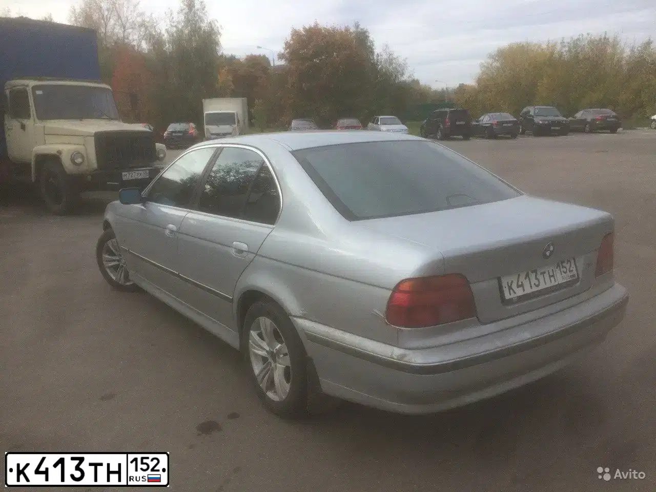 Фото автомобиля BMW SERIE 5, 1998 — госномер Е686НЕ147. Цвет: Серебристый