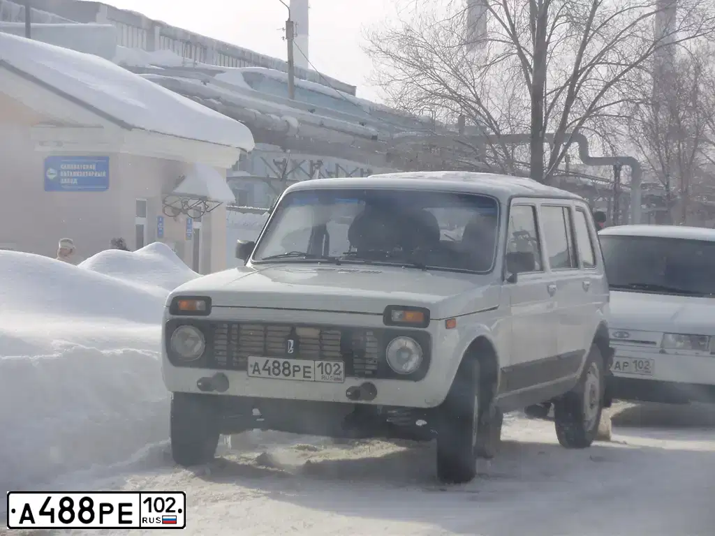 Фото автомобиля LADA NIVA, 2005 — госномер М572АВ702. Цвет: ЧЕРНЫЙ