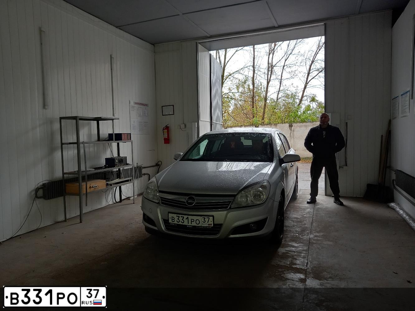 Фото автомобиля OPEL ASTRA, 2008 — госномер С812ТН69. Цвет: Серебристый