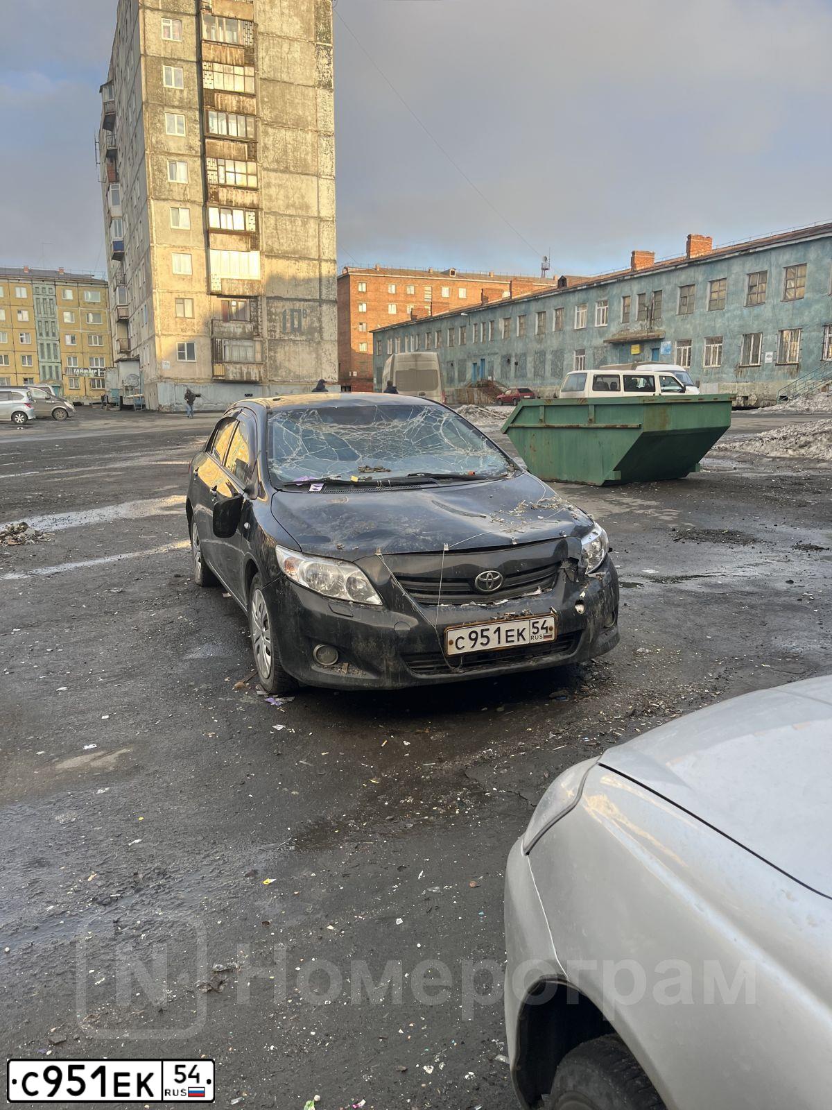 Фото автомобиля TOYOTA COROLLA, 2008 — госномер С951ЕК54. Цвет: ЧЕРНЫЙ