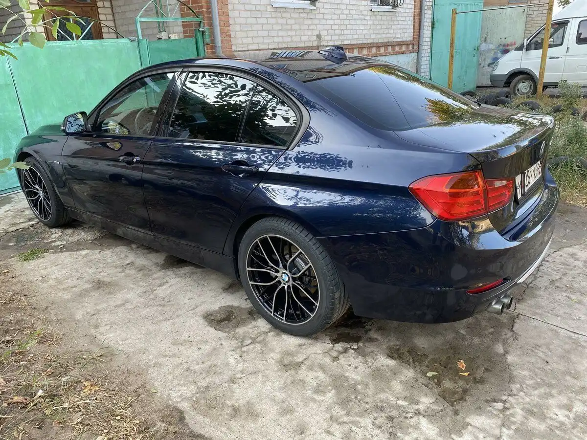 Фото автомобиля BMW W SERIE 5, 2008 — госномер С879УО750. Цвет: ЧЕРНЫЙ
