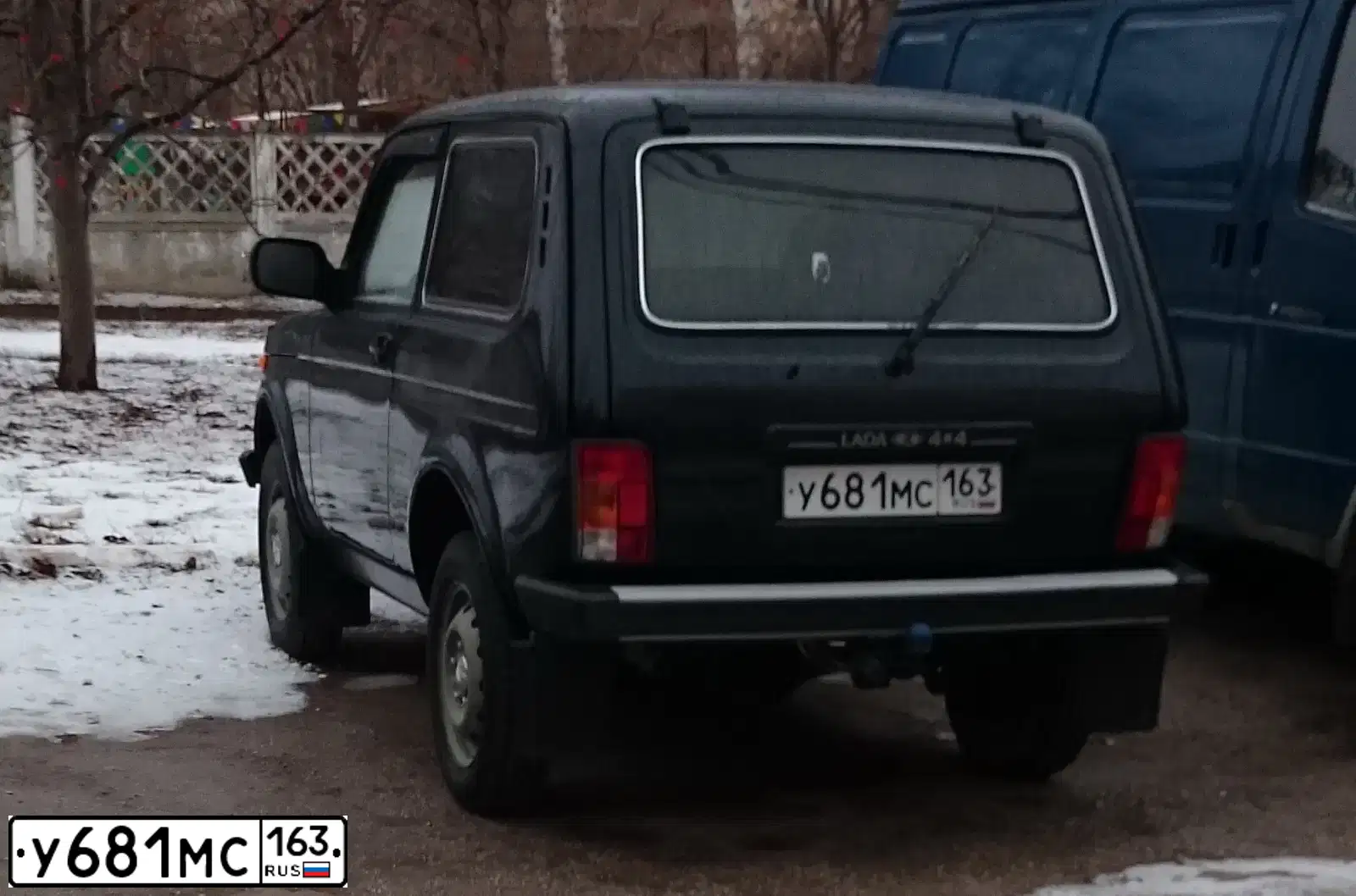 Фото автомобиля LADA 2121 NIVA, 2012 — госномер У681МС163. Цвет: Темно-зеленый
