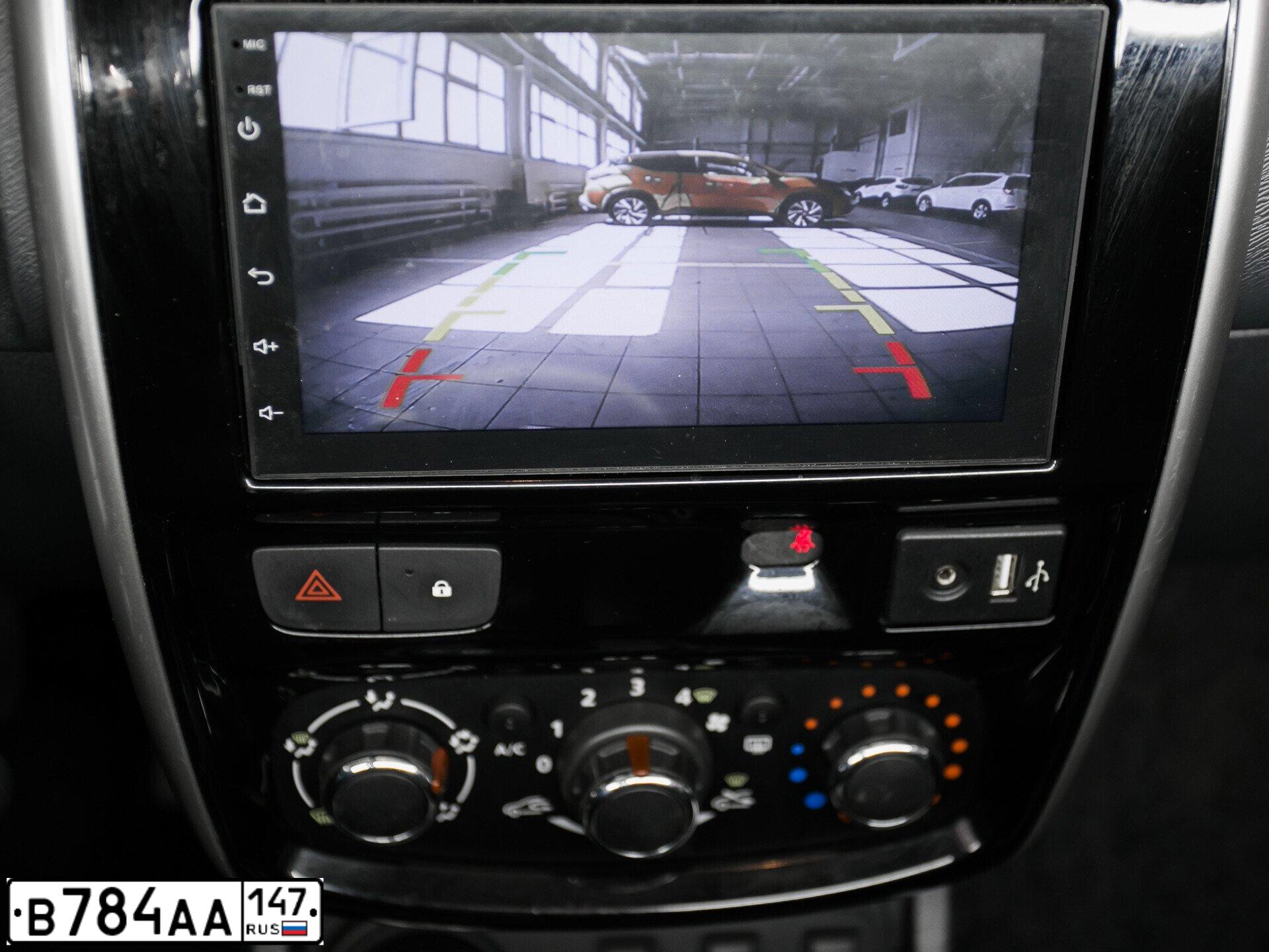 Фото автомобиля NISSAN TERRANO, 2016 — госномер М092РТ198. Цвет: ЧЕРНЫЙ