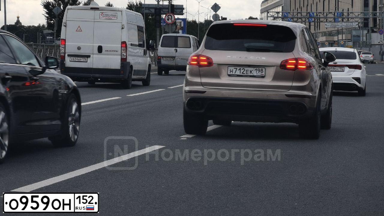 Фото автомобиля HYUNDAI SOLARIS, 2012 — госномер Н064АА13. Цвет: ЧЕРНЫЙ