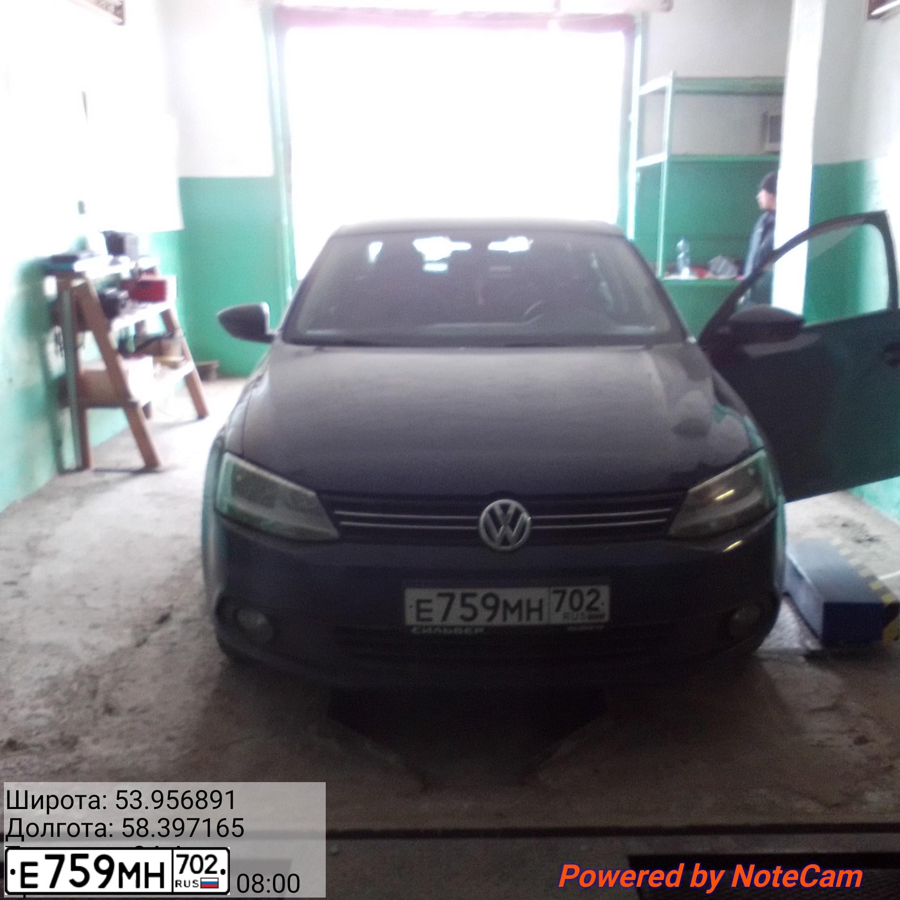 Фото автомобиля VOLKSWAGEN JETTA, 2012 — госномер Е759МН702. Цвет: синий