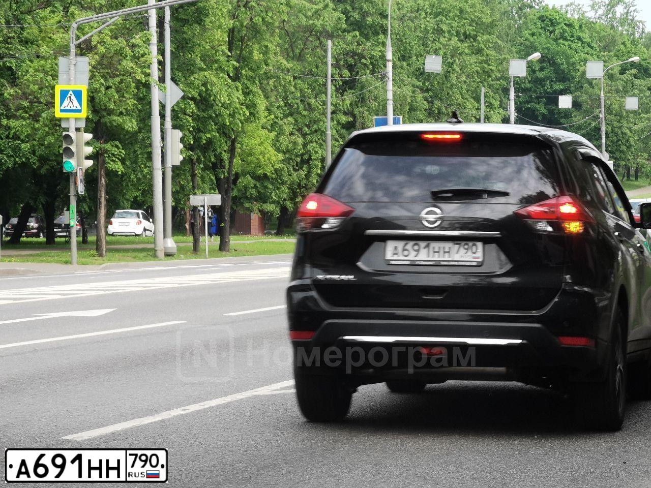 Фото автомобиля NISSAN X-TRAIL С ДВИГАТЕЛЕМ QR25 И ПОЛНЫМ ПРИВОДОМ, 2021 — госномер А691НН790. Цвет: ЧЕРНЫЙ