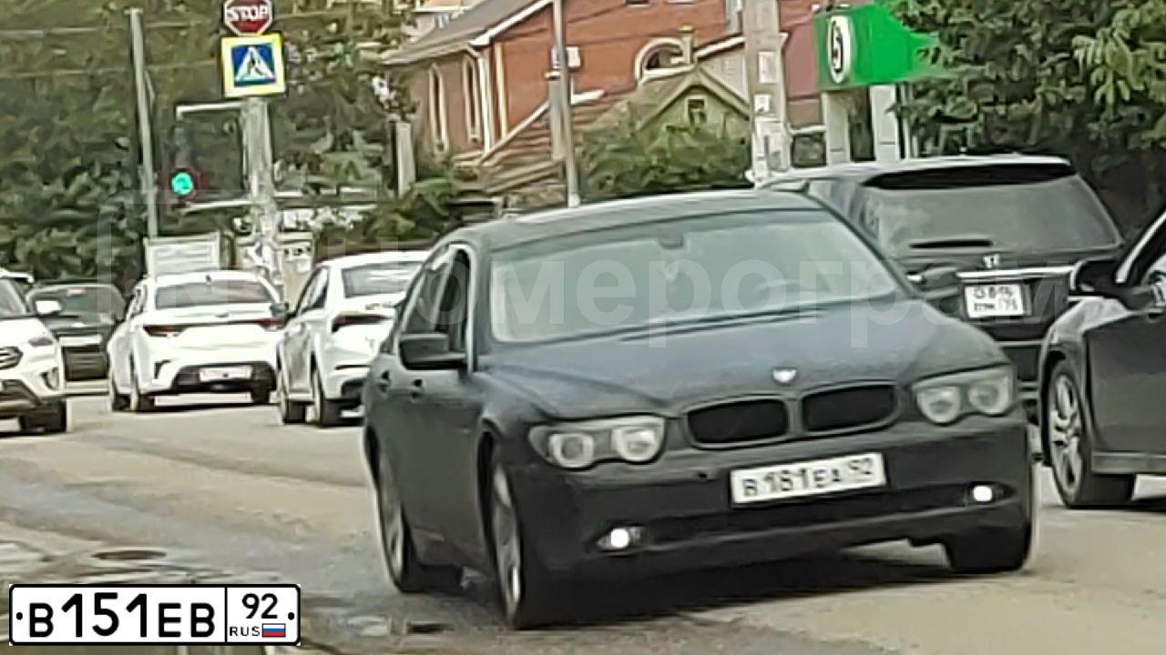 Фото автомобиля LADA 2170 PRIORA, 2010 — госномер Е492МХ82. Цвет: ТЕМНО-ВИШНЕВЫЙ