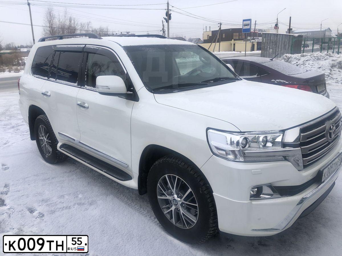 Фото автомобиля TOYOTA LANDCRUISER, 2017 — госномер В277ТН186. Цвет: Белый