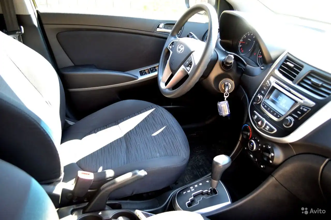 Фото автомобиля HYUNDAI SOLARIS, 2016 — госномер Р320СТ716. Цвет: ЧЕРНЫЙ