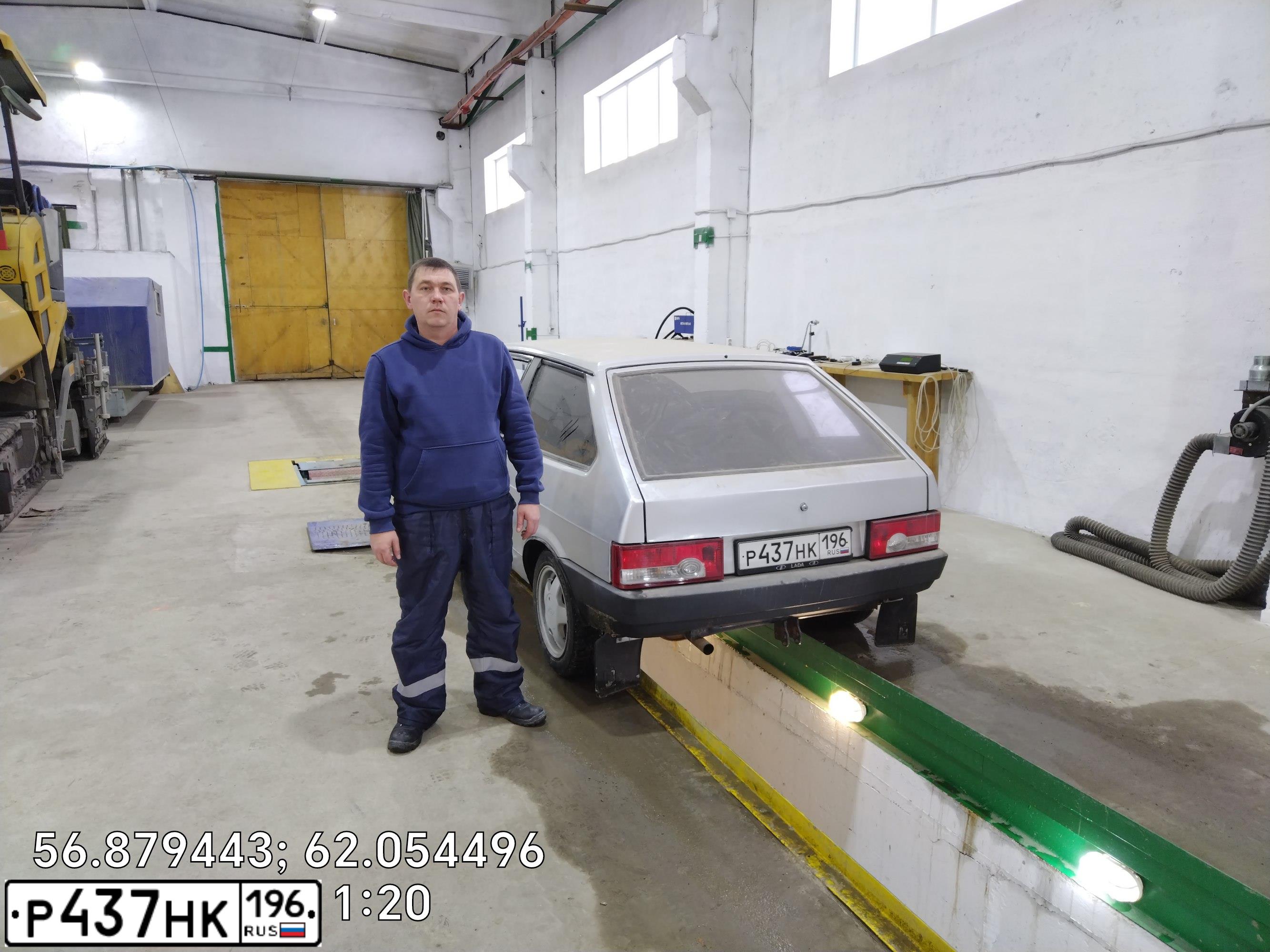 Фото автомобиля LADA 2108 SAMARA, 1996 — госномер Р437НК196. Цвет: Серебристый