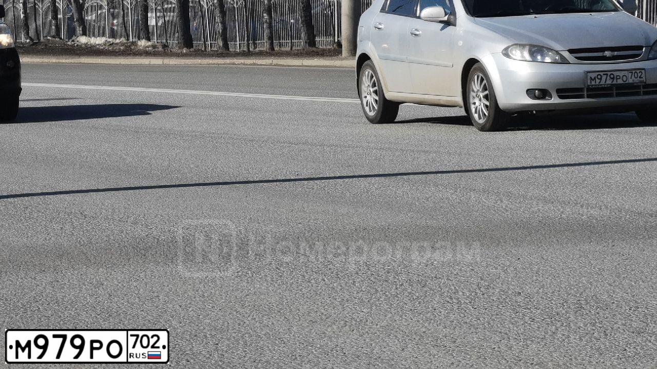 Фото автомобиля CHEVROLET LACETTI, 2008 — госномер М979РО702. Цвет: Серебристый