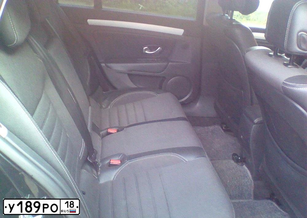 Фото автомобиля RENAULT LAGUNA, 2008 — госномер Е069РС43