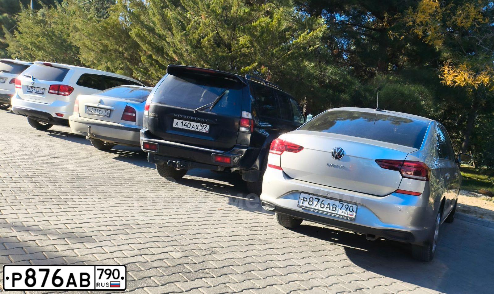 Фото автомобиля VOLKSWAGEN POLO, 2020 — госномер Р876АВ790. Цвет: СЕРЫЙ