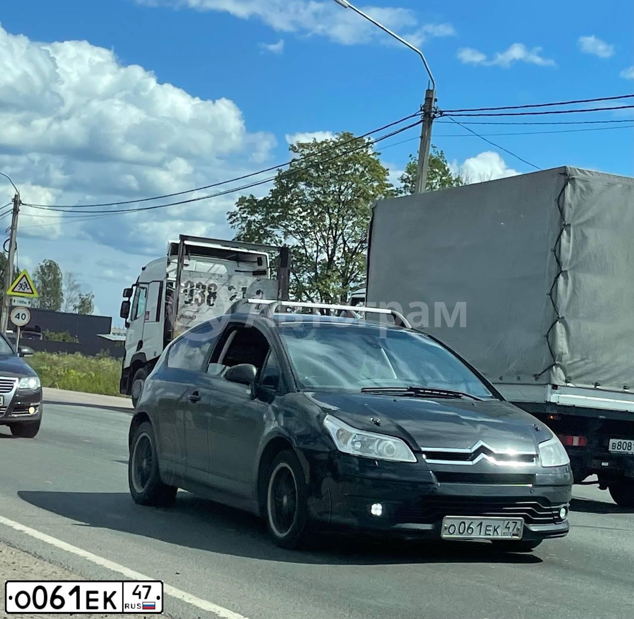 Фото автомобиля CITROEN C4, 2006 — госномер С142СМ198. Цвет: ЧЕРНЫЙ