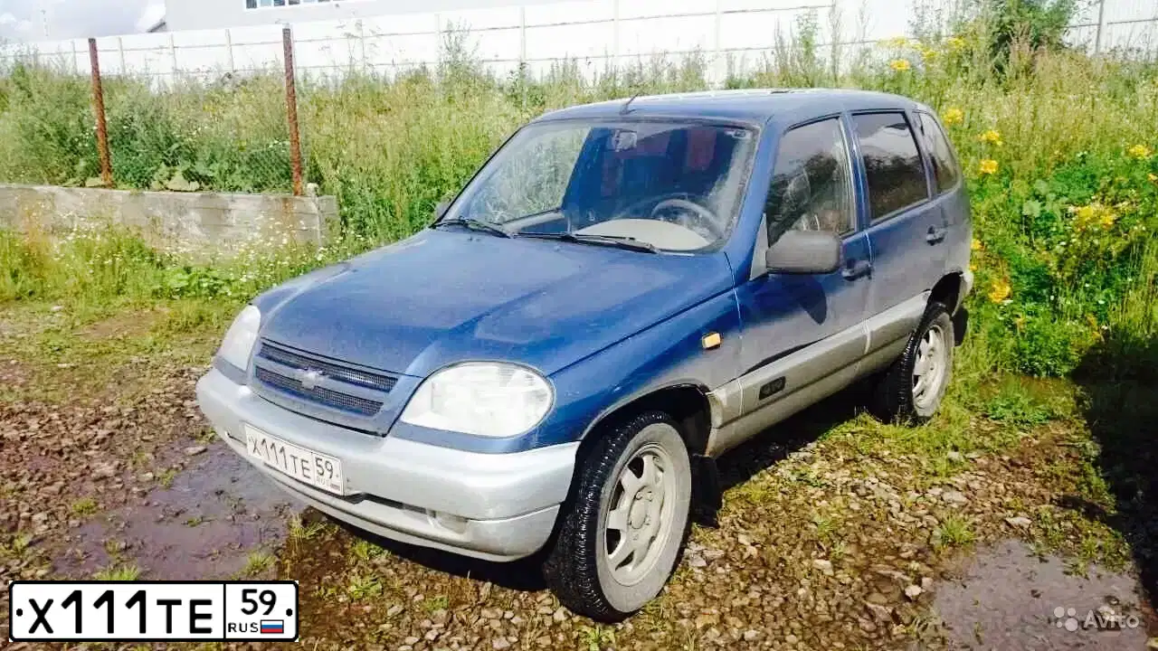 Фото автомобиля CHEVROLET NIVA, 2006 — госномер Х111ТЕ59. Цвет: ЯРКО-СИНИЙ МЕТАЛЛИК
