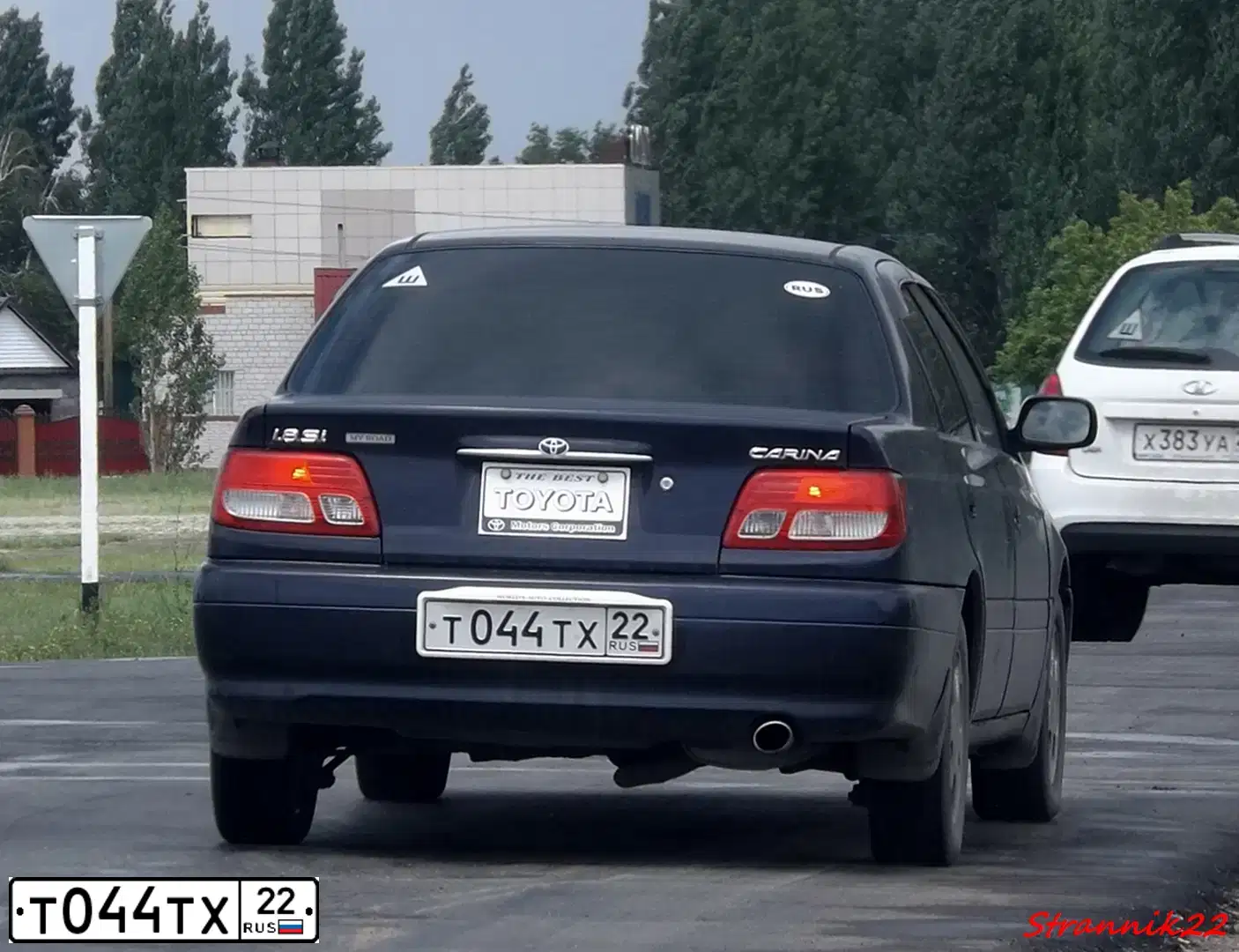 Фото автомобиля ТОЙОТА КАРИНА, 1999 — госномер Т044ТХ22