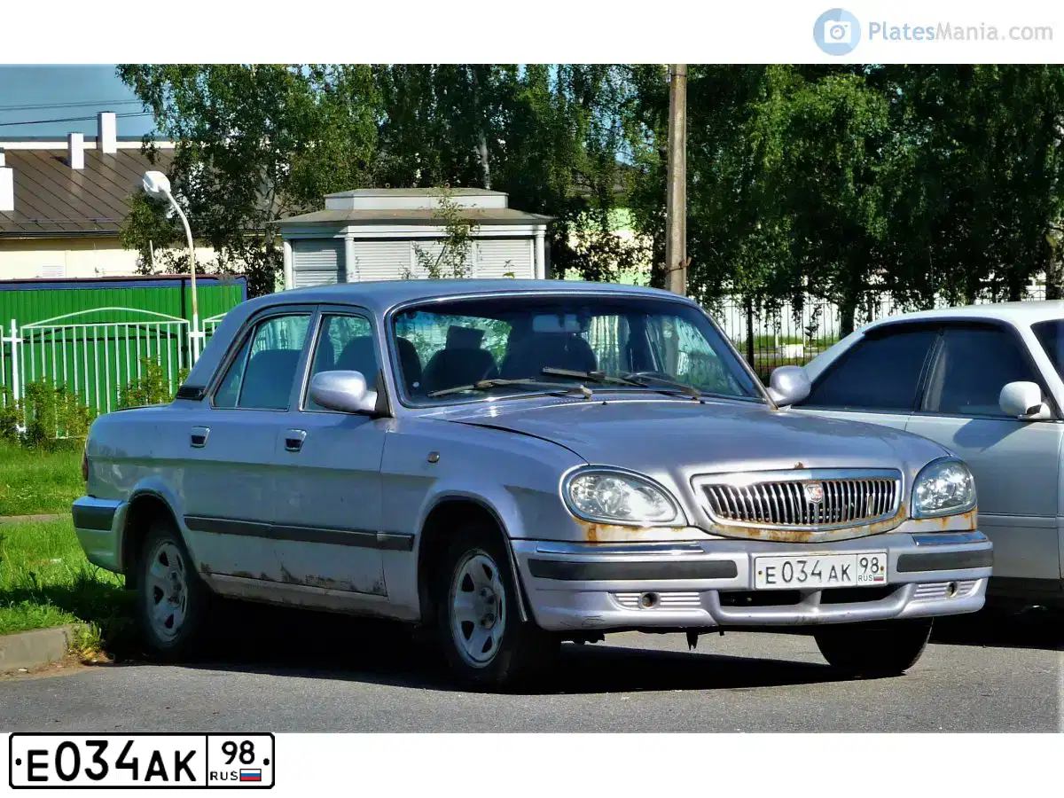 Фото автомобиля GAZ 3110 WOLGA, 2005 — госномер Е034АК98. Цвет: Серебристый