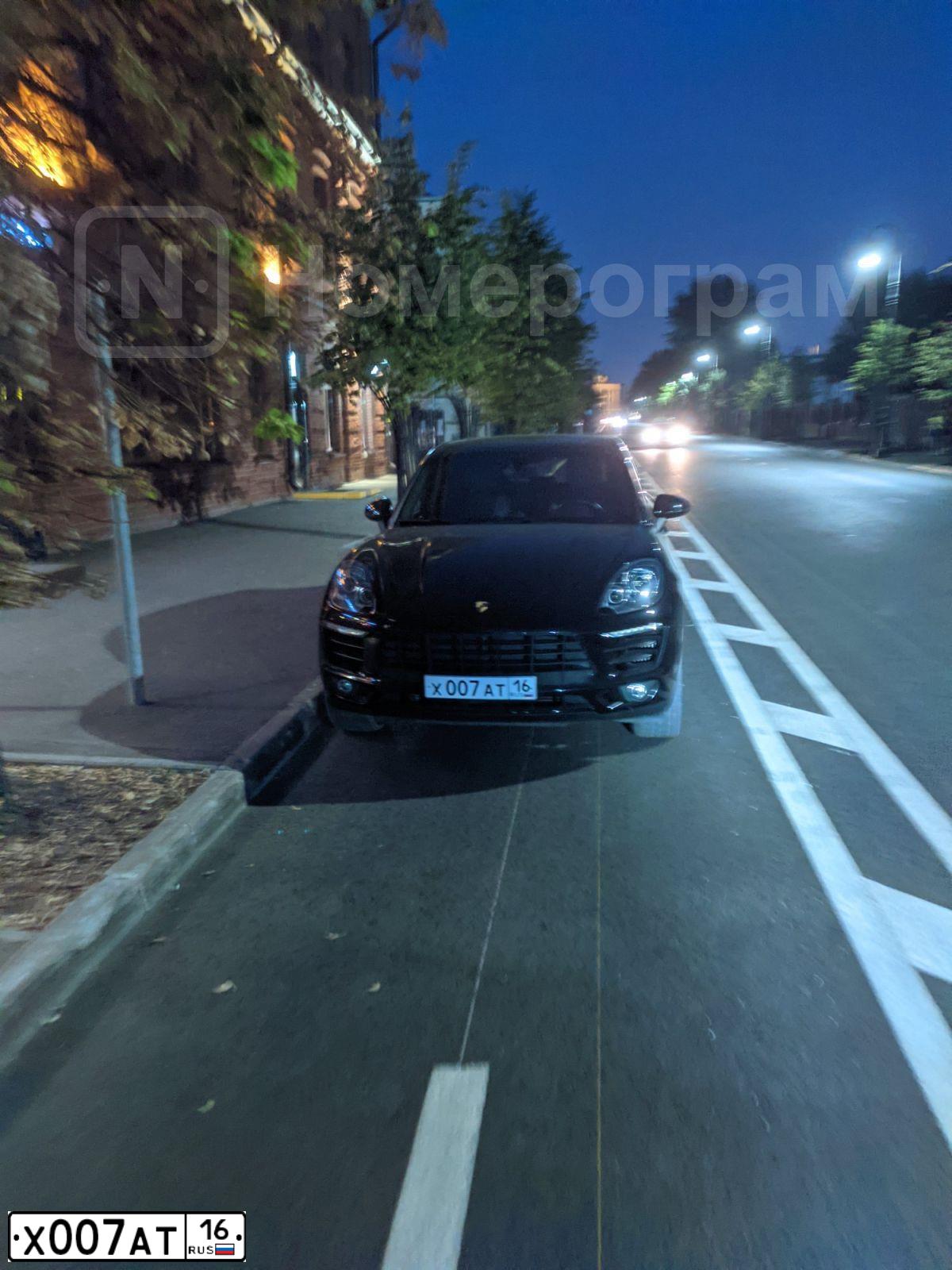 Фото автомобиля PORSCHE MACAN, 2014 — госномер Х007АТ16. Цвет: ЧЕРНЫЙ