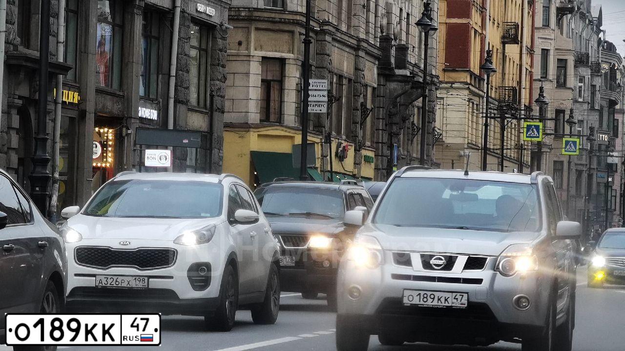 Фото автомобиля NISSAN X-TRAIL, 2014 — госномер О189КК47. Цвет: СЕРЕБРИСТЫЙ