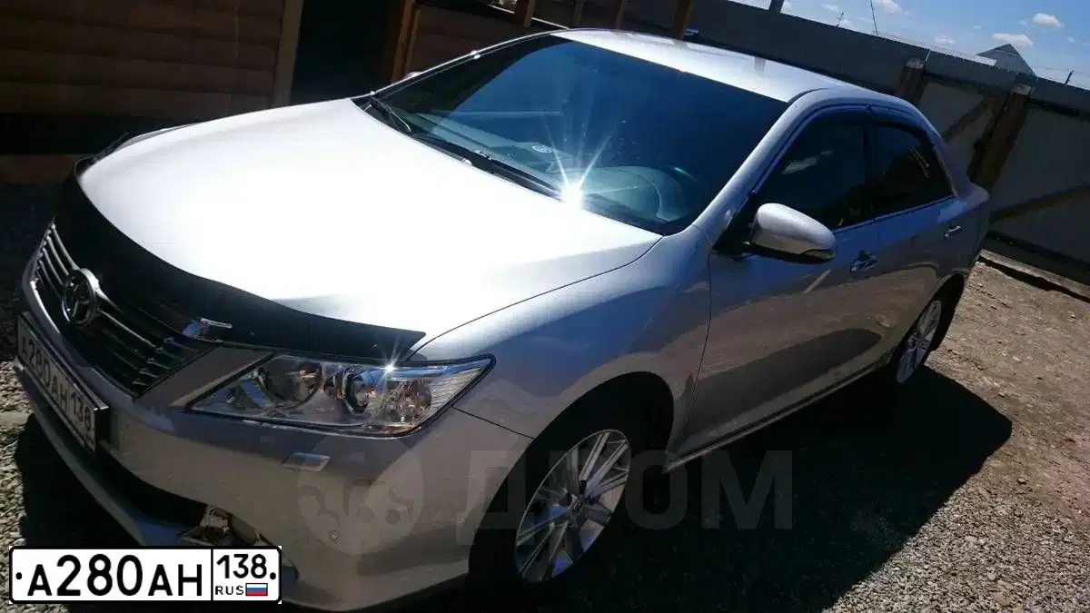 Фото автомобиля TOYOTA CAMRY, 2013 — госномер М890ХА75. Цвет: СЕРЕБРИСТЫЙ МЕТАЛЛИК