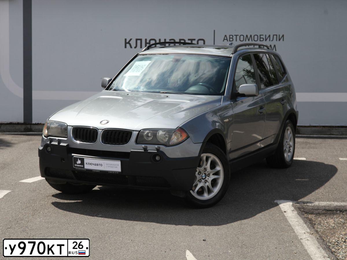 Фото автомобиля BMW X3, 2004 — госномер Т055УВ26. Цвет: ЧЕРНЫЙ СЕРЫЙ